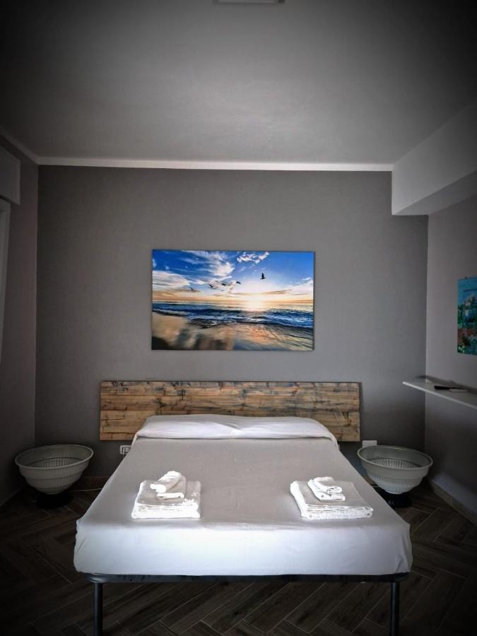 The House Of The Waves Hotel Brindisi Exterior foto